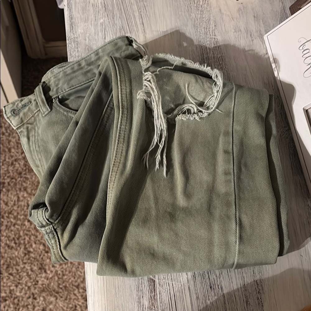 Stylish Green Distressed Jeans